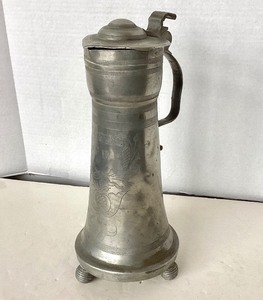 lot 191 image: Antique Pewter Footed Flagon