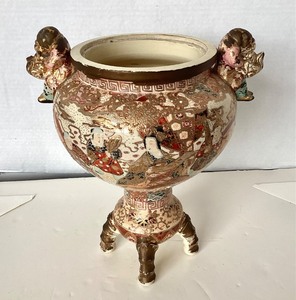 lot 228 image: Antique Japanese Satsuma Urn