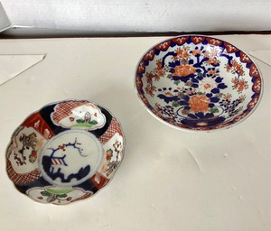 lot 230 image: Pair of Antique Imari Ware Bowls