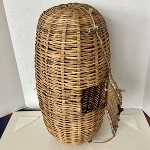 lot 258 image: Antique Bamboo Splint Fish Basket