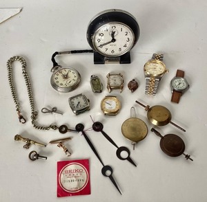 lot 263 image: Group of Assorted Watches  Vintage Clock Parts