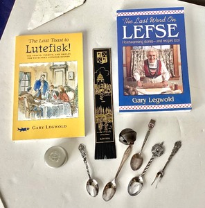 lot 274 image: Group of Scandinavian Collectibles