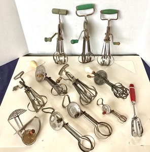 lot 276 image: Group of Vintage Egg Beaters