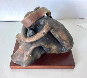lot 127 image: Modern StudioPottery Sculpture