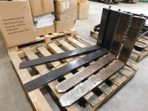lot 12 image: 2 - Sets of Class II Forklift Forks