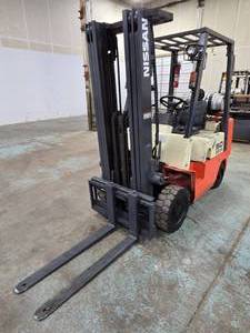 Nissan 50 LP 5000lb Forklift