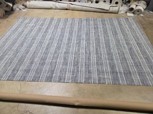 lot 21 image: 18 x 13 3 Wool Carpet