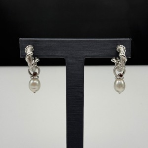 lot 16 image: 4 Pairs  .925 Sterling Silver Earrings Assortment