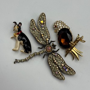 lot 83 image: Joan Rivers Brooch Trio