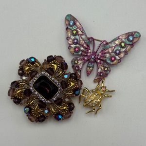 lot 86 image: Joan Rivers Trio of Brooches