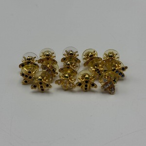 lot 128 image: Joan Rivers Bee Earrings Collection