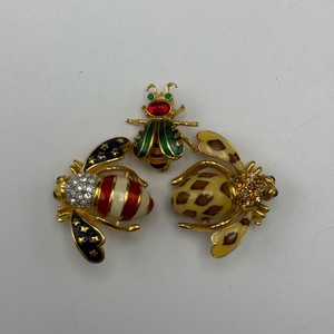 lot 132 image: Joan Rivers Bee Pins