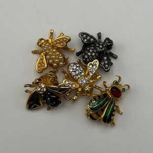lot 141 image: Joan Rivers Bee Pins