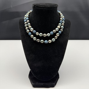 lot 172 image: Joan Rivers Collectors Edition Iridescent Bead Necklace & Earring Set