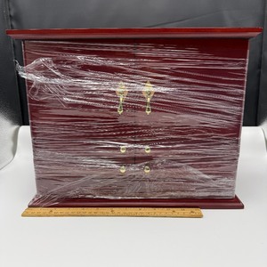 lot 194 image: Jewelry Mystery Box  Assorted Costume Pieces