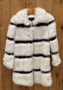 lot 227 image: Donna Salyers Fabulous-Furs White Faux Fur Coat Small