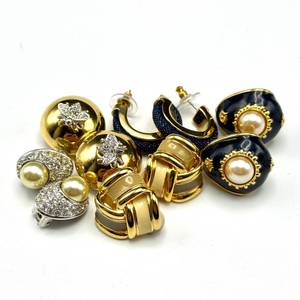 lot 114 image: Joan Rivers  Set of 5 Pairs of Earrings