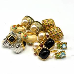 lot 108 image: Six Pairs of Joan Rivers Earrings
