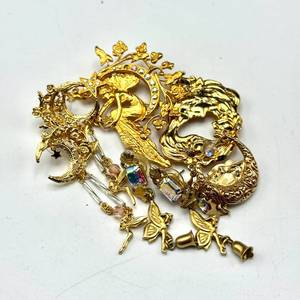 lot 102 image: Kirks Folly Costume Jewelry Lot  Pins & Earrings Set