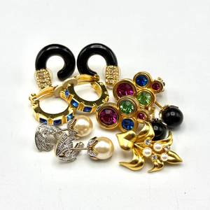 lot 92 image: Swarovski Brooch & Three-Pair Earring Collection