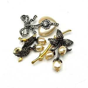 lot 155 image: Joan Rivers Faux Pearl Jewelry Group