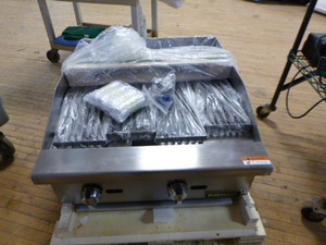 lot 21 image: Patriot Radiant Table Top Natural Gas Charbroiler
