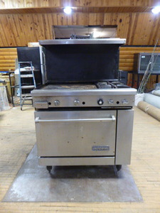 lot 22 image: Imperial Commercial Stove