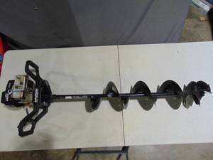 lot 24 image: Strikemaster Lazer Mag Express Ice Auger