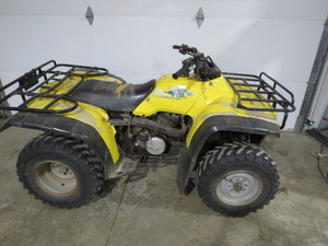 lot 11 image: 1996 Honda TRX300FW Four Wheeler