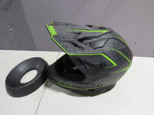lot 17 image: Altitude 509 Snowmobile Helmet with Helmet Ring