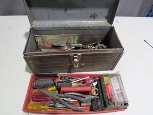 lot 26 image: Tool Box with Assorted Hand Tools