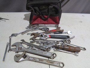 lot 28 image: Tool Bag with Assorted Wrenches