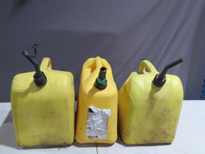 lot 41 image: Mixed Lot of Diesel Fuel Cans