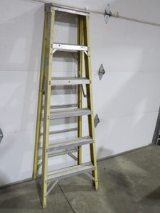 lot 45 image: Werner Model 7206 6 Fiberglass Step Ladder