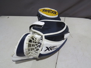 lot 48 image: Reebok GMX28 SR Goalie Glove