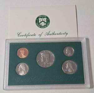 lot 14 image: 1994 US Mint Proof Set