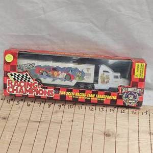 lot 118 image: Racing Champion Team Transport Hanna Barbara As New, Cartoon Network Semi, As New