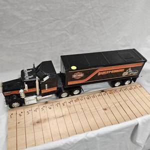 lot 91 image: 1996 Harley Davidson Semi and Trailer