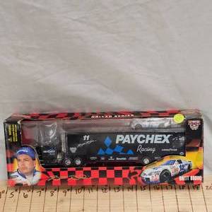 lot 132 image: As New in Box, Ertl Special Edition 116th Scale Case L 1929