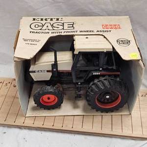 lot 139 image: Ertl CASE 3294 F.W.A. 116th Scale, As New in Box