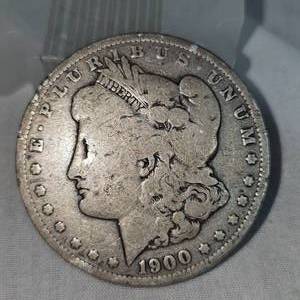 lot 14 image: 1900 Morgan $1