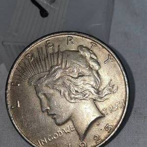 lot 19 image: 1925 Peace Dollar-$1