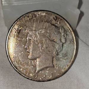 lot 29 image: 1925 Peace Dollar-$1