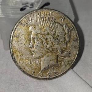 lot 31 image: 1922 Peace Dollar-$1
