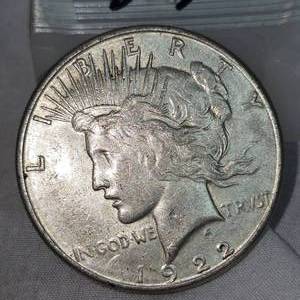 lot 33 image: 1922 Peace Dollar-$1