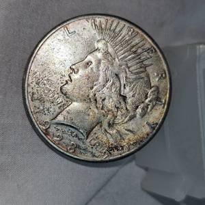 lot 38 image: 1923 Peace Dollar-$1
