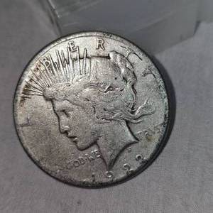 lot 57 image: 1922 Peace Dollar-$1