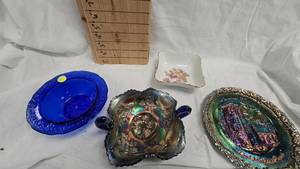 lot 18 image: Fenton Carnival Glass w Birds & Cherries Bon Bon Dish & Misc Bowls
