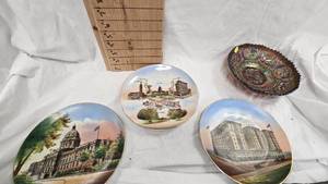 lot 20 image: Dragon and Lotus Carnival Glass Bowl, 1900s