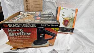 lot 39 image: Black and Decker Buffer and Antler Mounting Kit